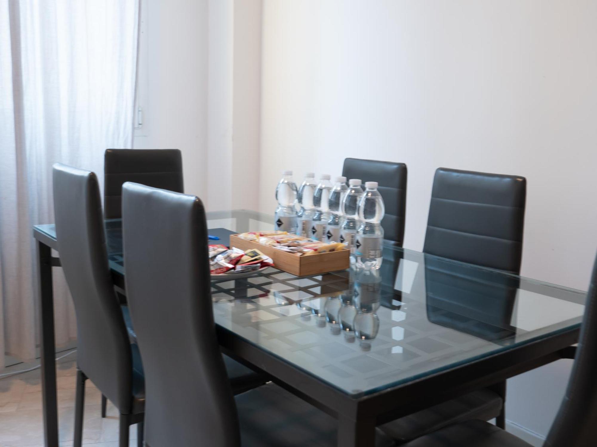 Appartement Prestige Boutique Homes - Duomo 1 Milaan
